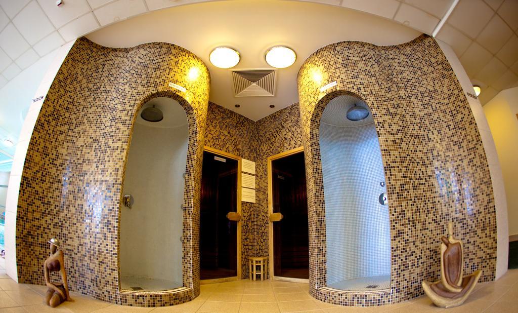 Granada Conference, Wellness And Sport Hotel Kecskemét Exteriér fotografie